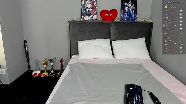 MuscleXXXBarbie online show from 11, 3, 2026