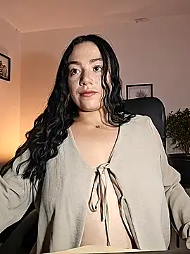 Snapshot of helena_smith chatting on 10, 11, 2025 helena smith online show from 10, 11, 2025