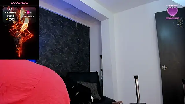 Bella Evans  online show from 6, 11, 2025