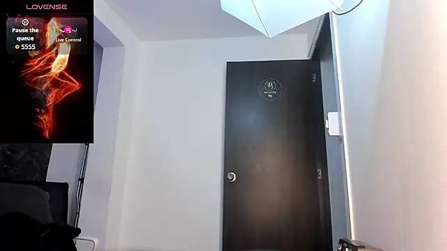 Bella Evans  online show from 12, 1, 2026