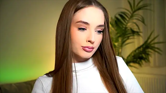 petitegonwiild online show from 28, 10, 2025