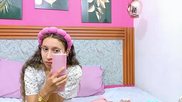 Beautifulskinny18 online show from 15, 2, 2026