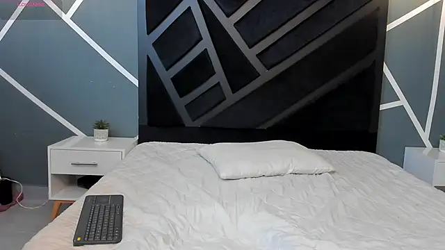 Yeiko Romero  online show from 24, 1, 2025