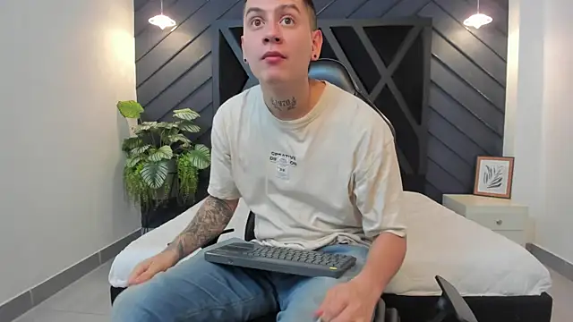 Yeiko Romero  online show from 28, 1, 2025