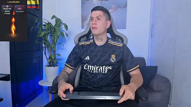 Yeiko Romero  online show from 4, 11, 2025