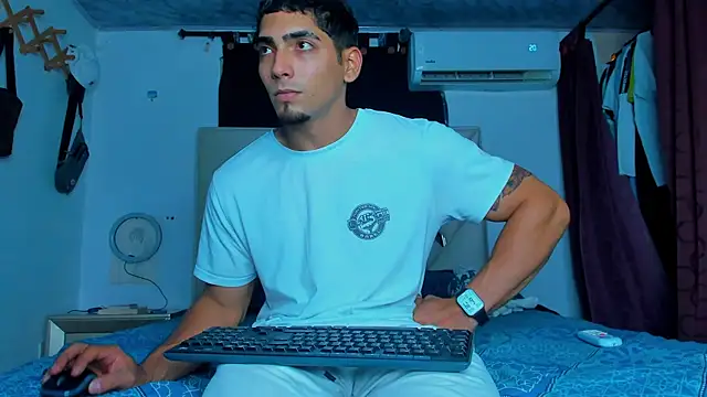 Rich boy01 online show from 20, 1, 2025