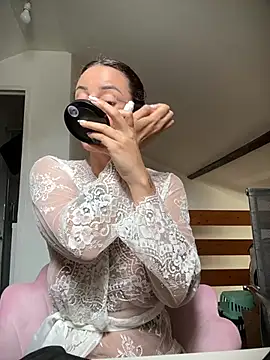 Snapshot of venusrey_ chatting on 10, 6, 2026 venusrey online show from 10, 6, 2026
