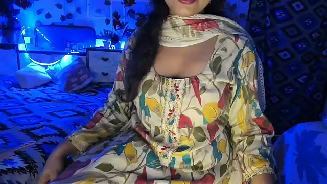 Snapshot of aarjulove chatting on 17, 7, 2026 aarjulove online show from 17, 7, 2026