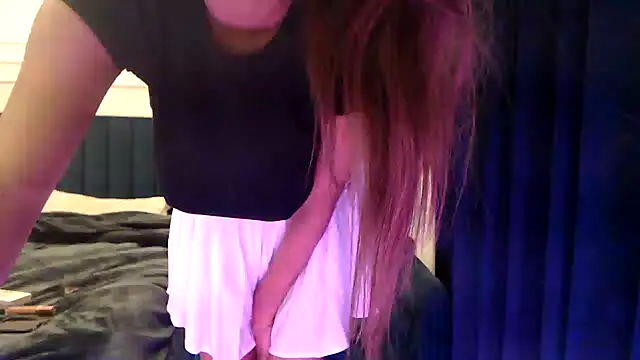 Snapshot of chhui_mui chatting on 3, 5, 2026 chhui mui online show from 3, 5, 2026
