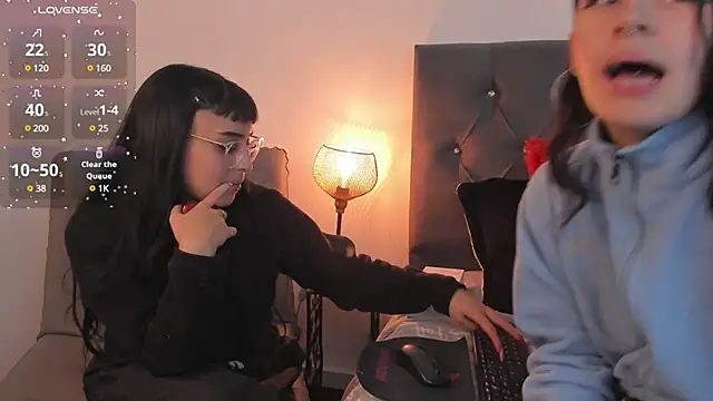 Zowi Hottiee online show from 18, 1, 2025