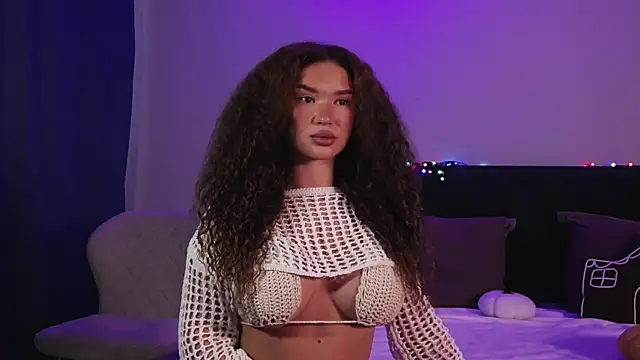 Snapshot of Denise_Garciia chatting on 4, 7, 2026 Denise Garciia online show from 4, 7, 2026