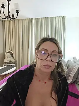 lolavalecuatro online show from 31, 5, 2026