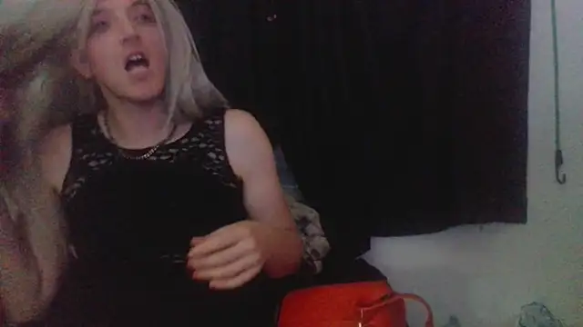 Snapshot of sexyblondetrans chatting on 4, 10, 2025 sexyblondetrans online show from 4, 10, 2025