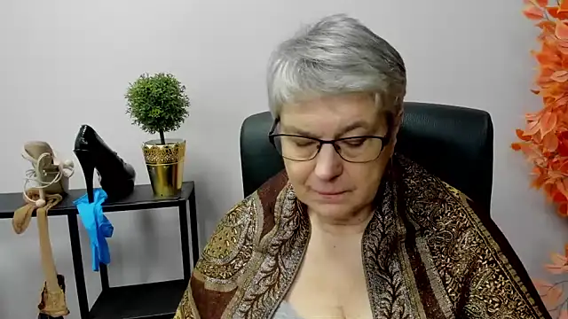 IrisDream online show from 2, 1, 2025