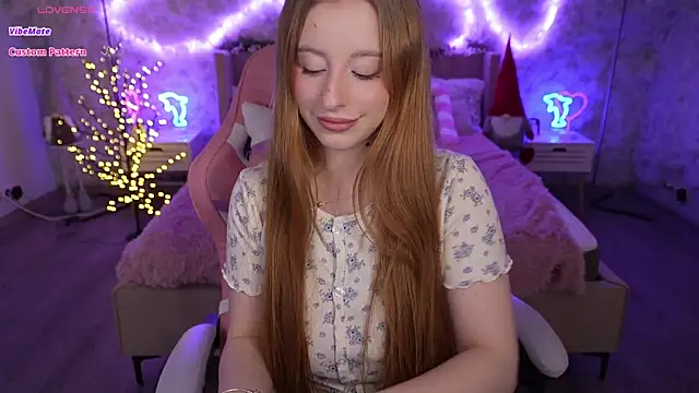 Snapshot of SilverrMoon chatting on 6, 2, 2025 SilverrMoon online show from 6, 2, 2025