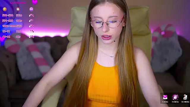 Snapshot of SilverrMoon chatting on 2, 2, 2026 SilverrMoon online show from 2, 2, 2026