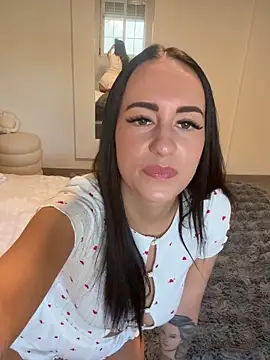 Lorina Candy online show from 11, 5, 2026