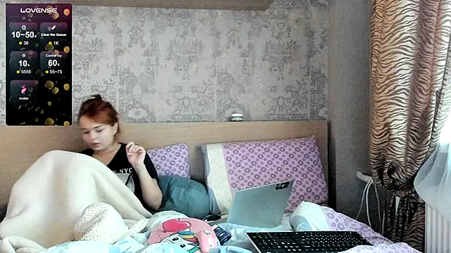 Snapshot of purebeautie13 chatting on 19, 12, 2024 purebeautie13 online show from 19, 12, 2024