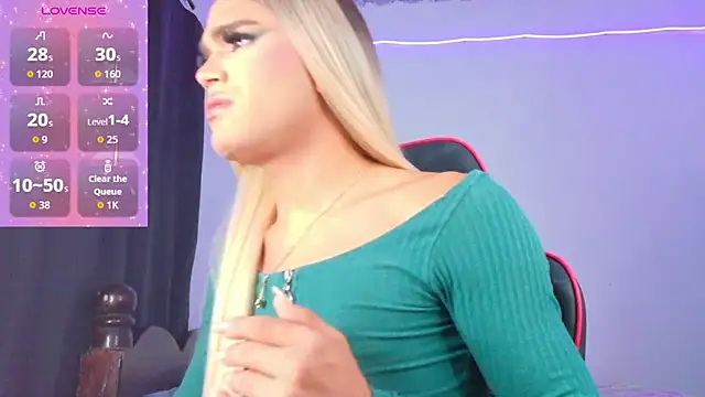 Snapshot of AllisonsweetZ chatting on 15, 12, 2025 AllisonsweetZ online show from 15, 12, 2025