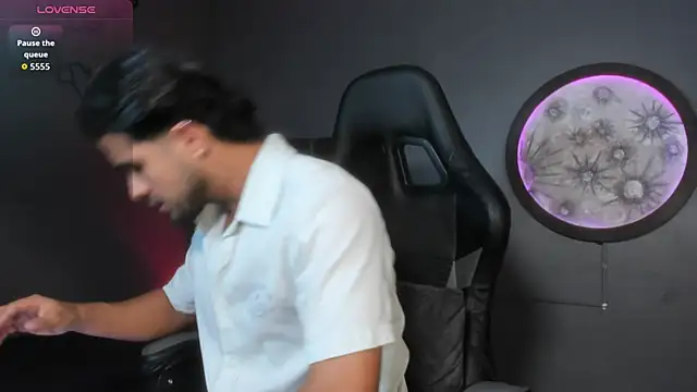 khriss brown online show from 19, 11, 2025