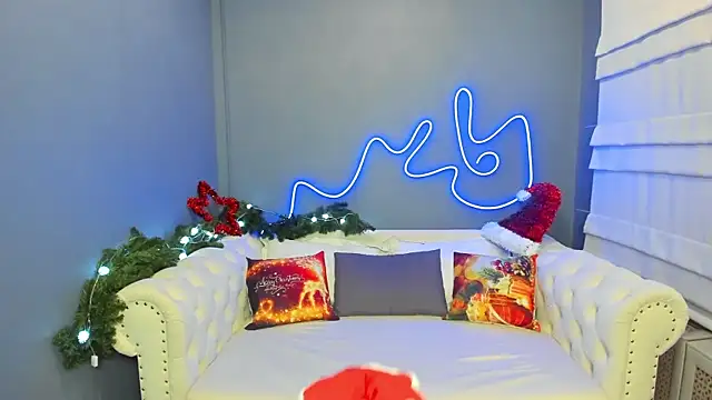 Snapshot of rock_n_roxy chatting on 30, 12, 2024 rock n roxy online show from 30, 12, 2024