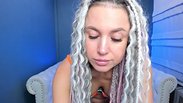 Snapshot of rock_n_roxy chatting on 15, 1, 2025 rock n roxy online show from 15, 1, 2025