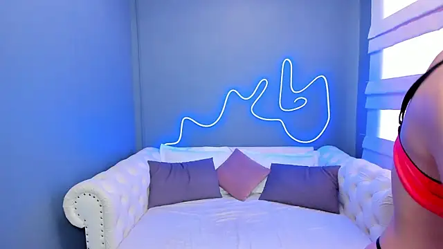 Snapshot of rock_n_roxy chatting on 23, 1, 2025 rock n roxy online show from 23, 1, 2025