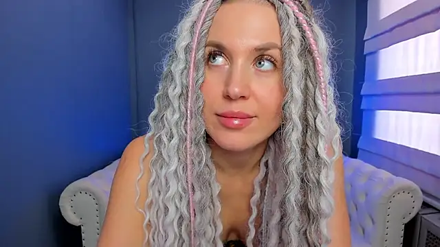 Snapshot of rock_n_roxy chatting on 29, 1, 2025 rock n roxy online show from 29, 1, 2025