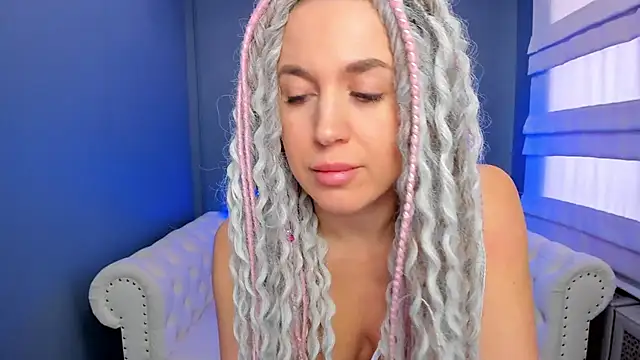 Snapshot of rock_n_roxy chatting on 14, 2, 2025 rock n roxy online show from 14, 2, 2025