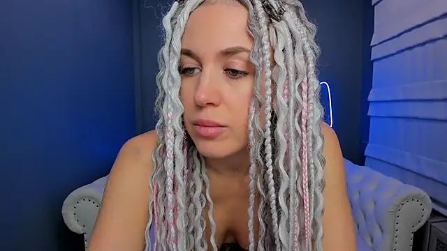 Snapshot of rock_n_roxy chatting on 16, 2, 2025 rock n roxy online show from 16, 2, 2025