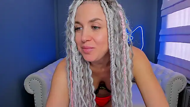 Snapshot of rock_n_roxy chatting on 17, 2, 2025 rock n roxy online show from 17, 2, 2025