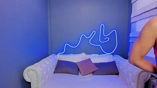 Snapshot of rock_n_roxy chatting on 11, 3, 2025 rock n roxy online show from 11, 3, 2025