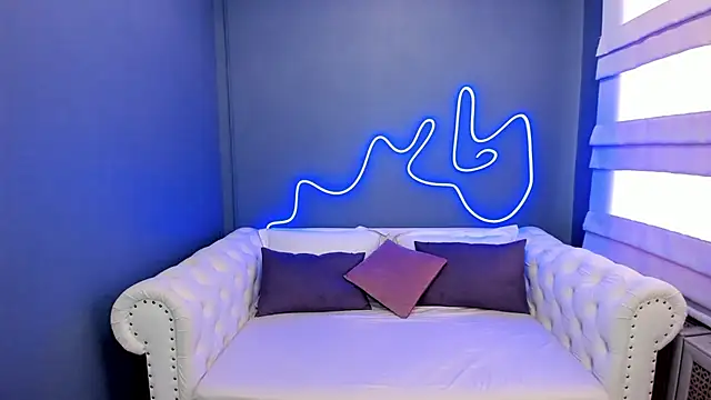 Snapshot of rock_n_roxy chatting on 20, 3, 2025 rock n roxy online show from 20, 3, 2025