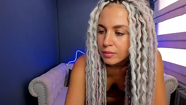 Snapshot of rock_n_roxy chatting on 20, 3, 2025 rock n roxy online show from 20, 3, 2025