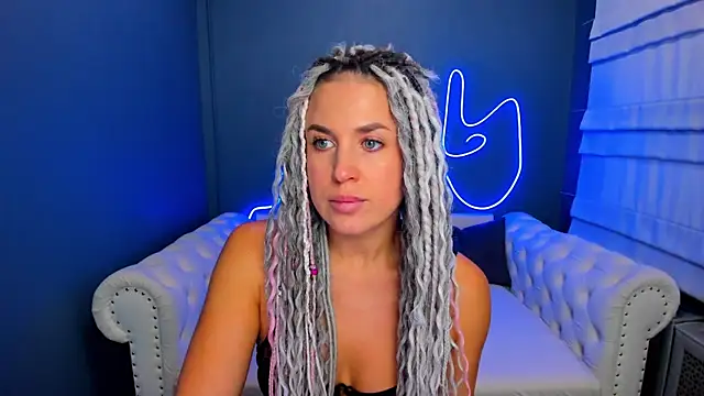 Snapshot of rock_n_roxy chatting on 16, 9, 2025 rock n roxy online show from 16, 9, 2025