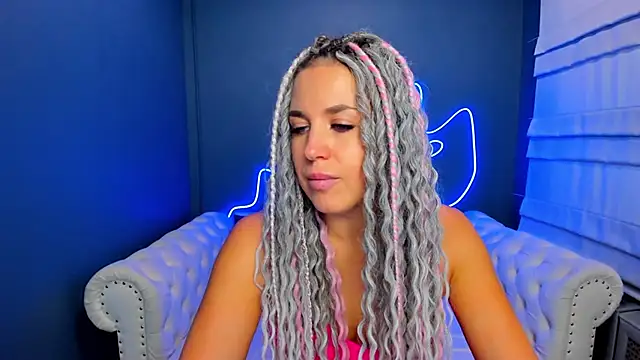 Snapshot of rock_n_roxy chatting on 27, 9, 2025 rock n roxy online show from 27, 9, 2025