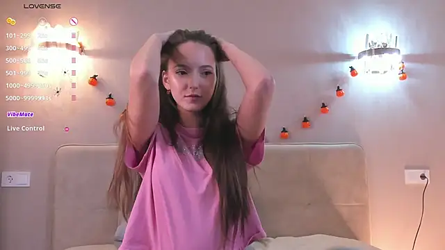 Snapshot of PetraBawden chatting on 17, 11, 2025 PetraBawden online show from 17, 11, 2025