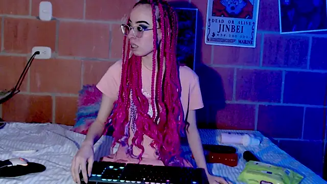 Snapshot of Yennastone chatting on 28, 5, 2026 Yennastone online show from 28, 5, 2026