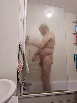 Snapshot of Bretoncool chatting on 1, 2, 2025 Bretoncool online show from 1, 2, 2025