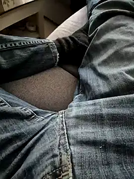 Snapshot of Bretoncool chatting on 4, 2, 2025 Bretoncool online show from 4, 2, 2025