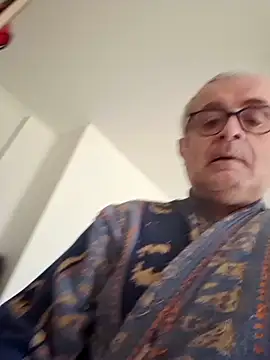 Snapshot of Bretoncool chatting on 2, 3, 2025 Bretoncool online show from 2, 3, 2025