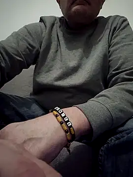 Snapshot of Bretoncool chatting on 4, 3, 2025 Bretoncool online show from 4, 3, 2025