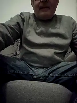 Snapshot of Bretoncool chatting on 5, 3, 2025 Bretoncool online show from 5, 3, 2025