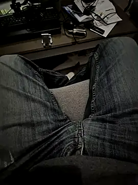 Snapshot of Bretoncool chatting on 6, 3, 2025 Bretoncool online show from 6, 3, 2025