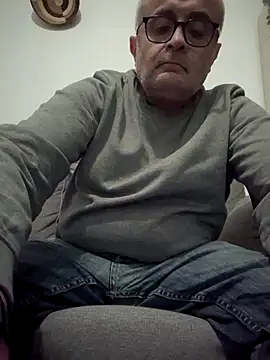 Snapshot of Bretoncool chatting on 21, 3, 2025 Bretoncool online show from 21, 3, 2025