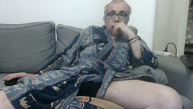 Snapshot of Bretoncool chatting on 4, 10, 2025 Bretoncool online show from 4, 10, 2025