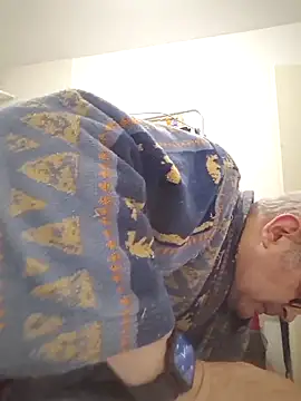 Snapshot of Bretoncool chatting on 15, 11, 2025 Bretoncool online show from 15, 11, 2025