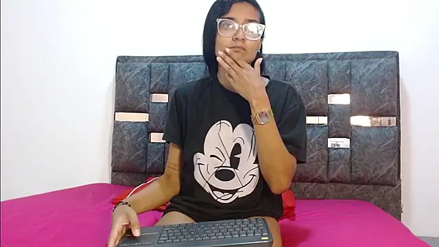 Snapshot of valentina_lov chatting on 7, 10, 2025 valentina lov online show from 7, 10, 2025