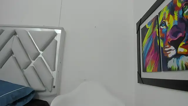 leslyylove online show from 24, 1, 2025