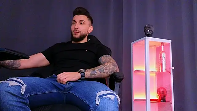 MightyAaron66 online show from 15, 2, 2025